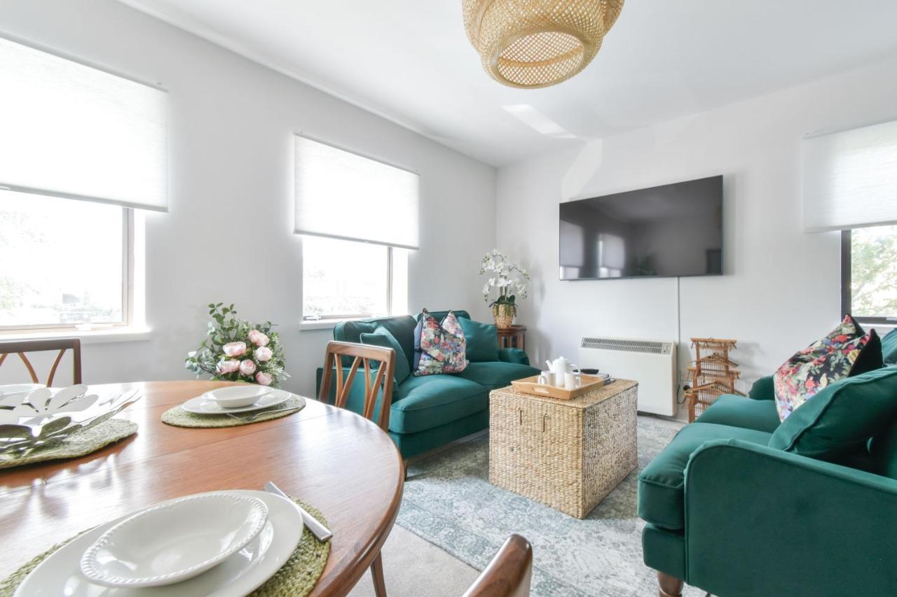 Luxury Spacious 2 Bed Apartment Shilton  Kültér fotó